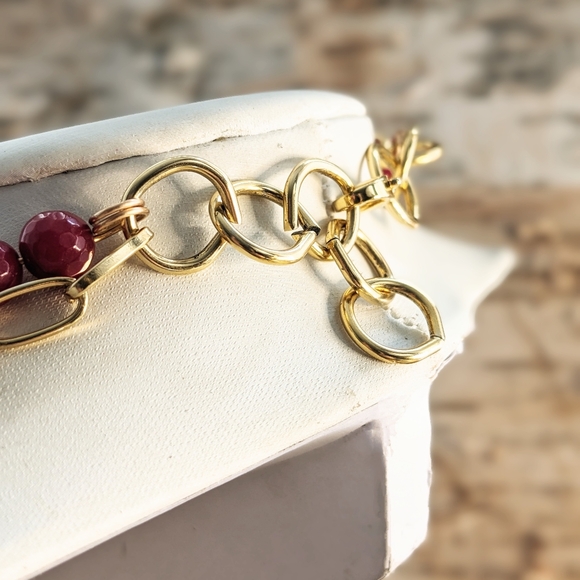 Red Jade, Crystal, And Glass Beads In Two Strand Gold Plated Paperclip Necklace - Picture 6 of 10